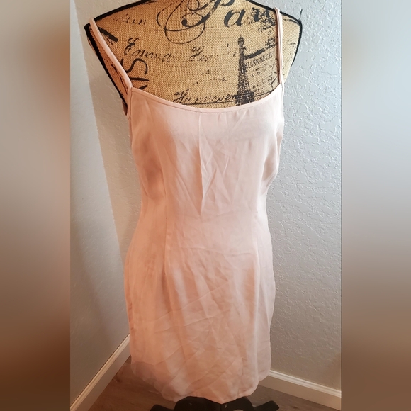 Elegant Lace Sleeveless Dress - Picture 7 of 7